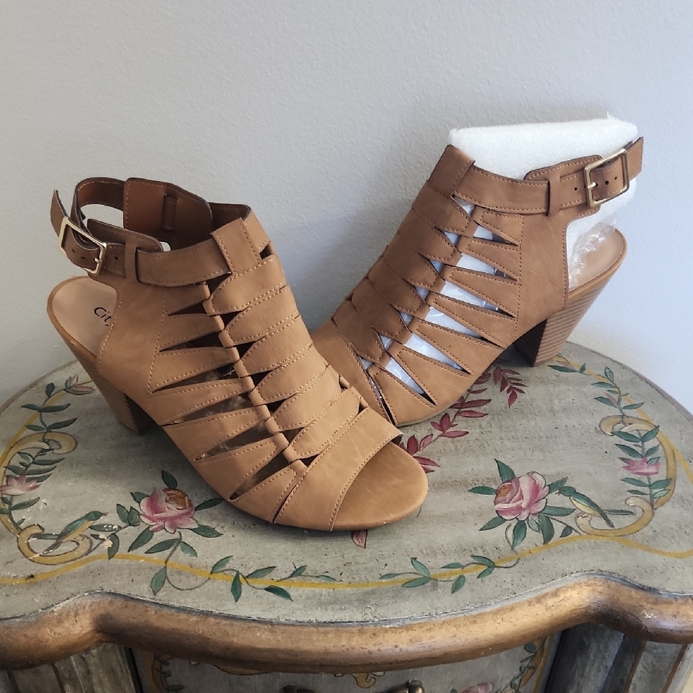Cityclassified Women's Tan Strappy Sandals